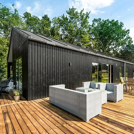 Beautiful In Hjby With Wifi And 4 Bedrooms Højby