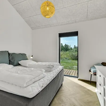 Beautiful In Hjby With Wifi And 4 Bedrooms Højby