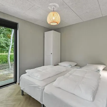 Beautiful In Hjby With Wifi And 4 Bedrooms Ferienhaus