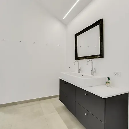 Beautiful In Hjby With Wifi And 4 Bedrooms
