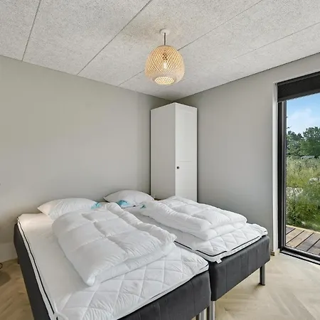 Beautiful In Hjby With Wifi And 4 Bedrooms Ferienhaus