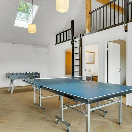 Beautiful In Hjby With Wifi And 4 Bedrooms Ferienhaus