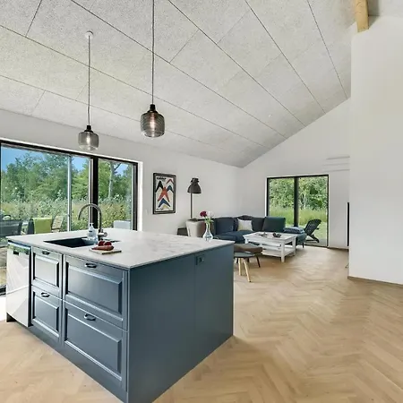 Beautiful In Hjby With Wifi And 4 Bedrooms Højby